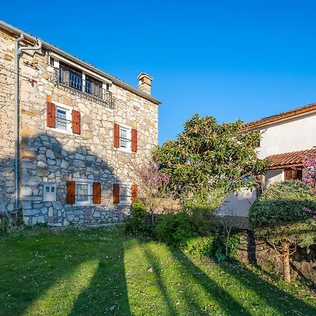 Holiday Home Mia&Emi Sovinjak Exterior photo